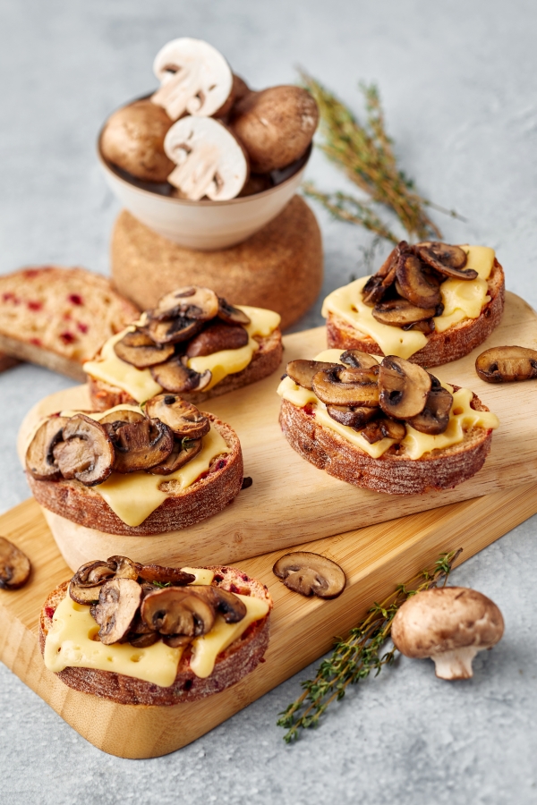 Ciabatta with vegetables - warm with cheese and fried mushrooms | Latvijas Maiznieks